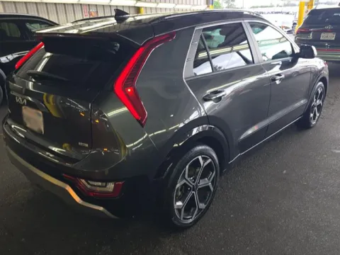 More photos of 2023 Kia Niro SX Touring at Cassill Motors, IA