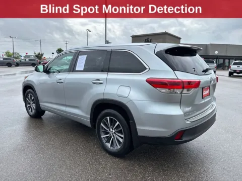 Another view of 2018 Toyota Highlander XLE for sale in Cedar Rapids, IA at Cassill Motors