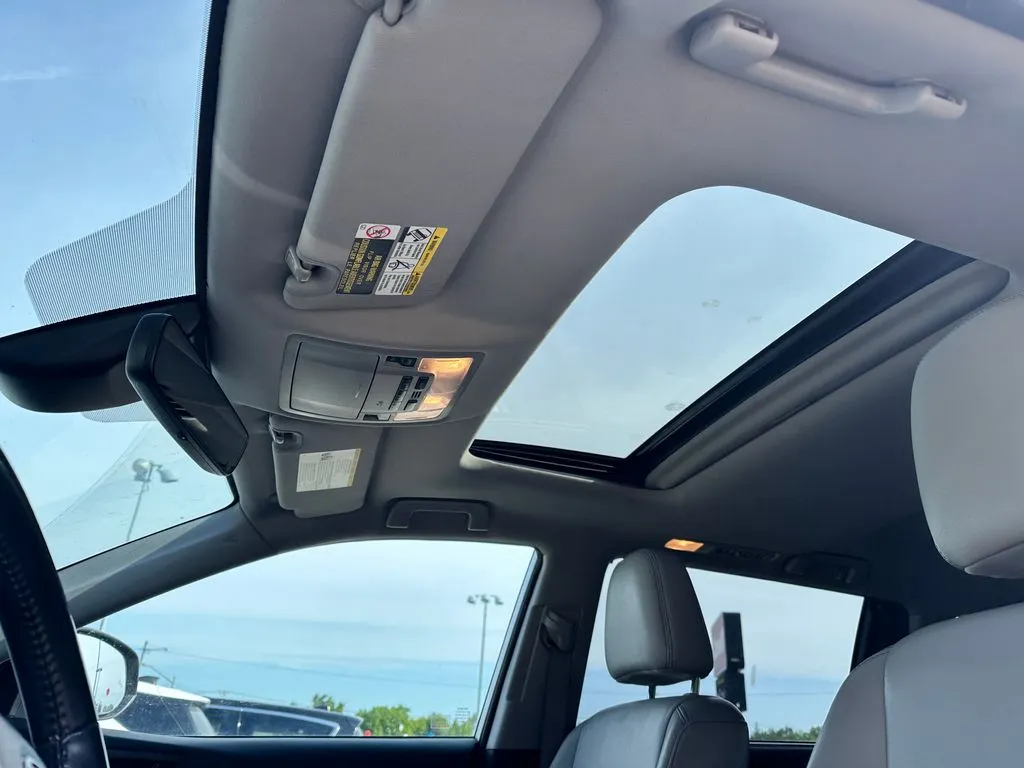 Used 2018 Toyota Highlander XLE for sale in Cedar Rapids, IA at