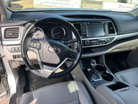 Another view of 2018 Toyota Highlander XLE for sale in Cedar Rapids, IA at Cassill Motors