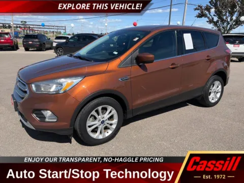 Red 2017 Ford Escape SE for sale in Cedar Rapids, IA