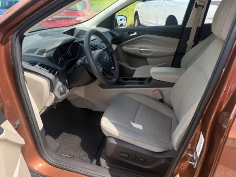 Photos of 2017 Ford Escape SE for sale in Cedar Rapids, IA at Cassill Motors
