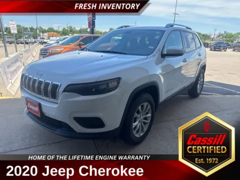 White 2020 Jeep Cherokee Latitude for sale in Cedar Rapids, IA