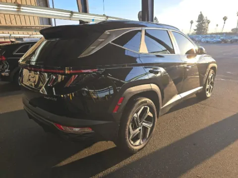 More photos of 2023 Hyundai Tucson Hybrid SEL Convenience at Cassill Motors, IA