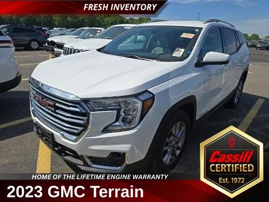 White 2023 GMC Terrain SLT for sale in Cedar Rapids, IA