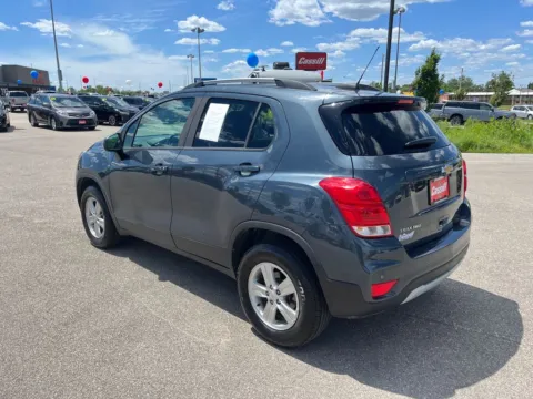 More photos of 2021 Chevrolet Trax LT at Cassill Motors, IA