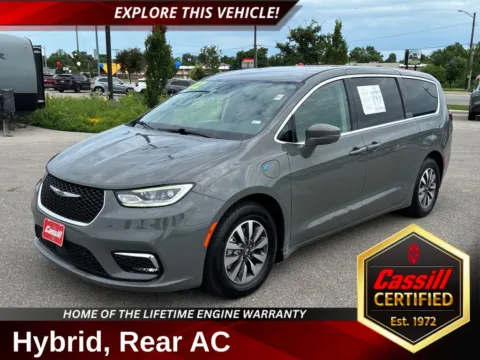 Gray 2022 Chrysler Pacifica Hybrid Touring L for sale in Cedar Rapids, IA