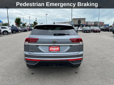 More photos of 2020 Volkswagen Atlas Cross Sport 3.6L V6 SEL at Cassill Motors, IA