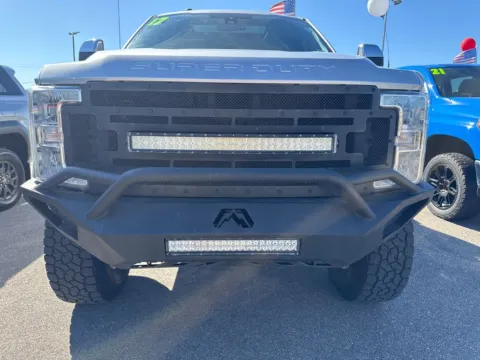 More photos of 2017 Ford F-350SD Lariat at Cassill Motors, IA
