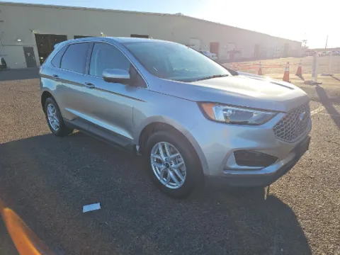 More photos of 2023 Ford Edge SEL at Cassill Motors, IA