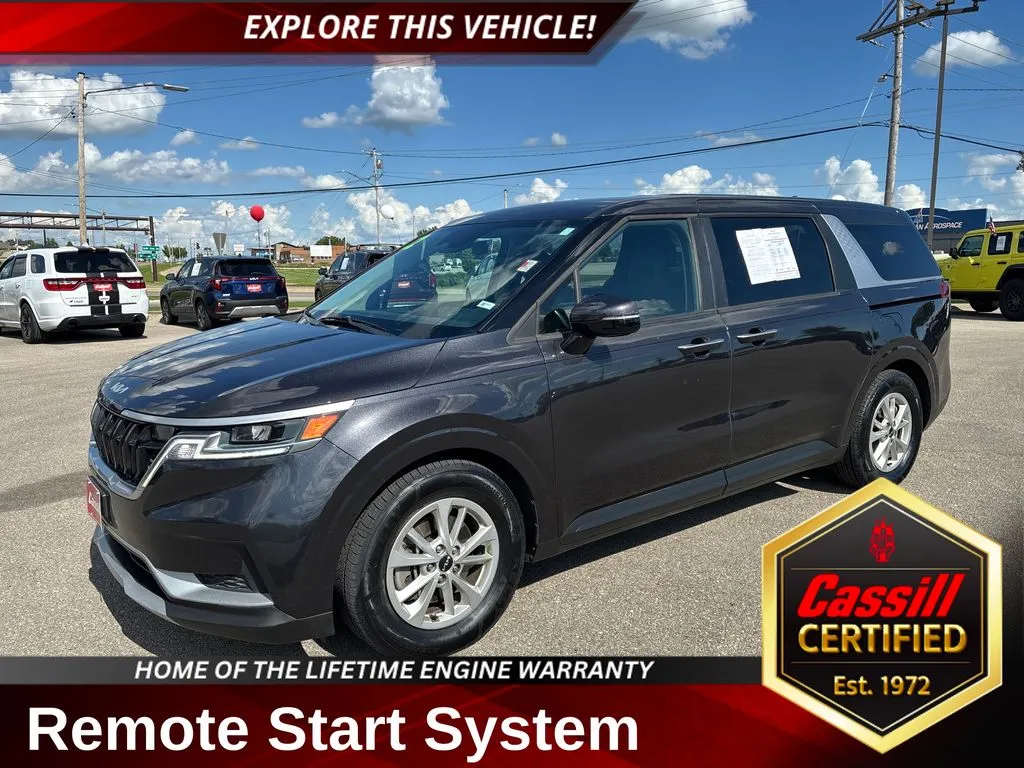 2022 Kia Carnival LXS for sale in Cedar Rapids, IA