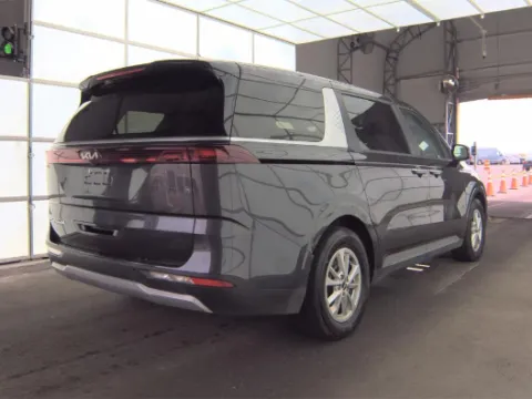 More photos of 2022 Kia Carnival LXS at Cassill Motors, IA