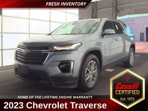 Gray 2023 Chevrolet Traverse LT for sale in Cedar Rapids, IA