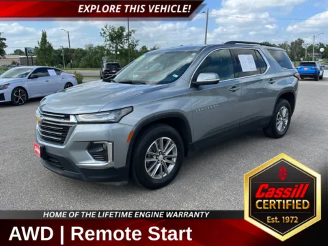 Gray 2023 Chevrolet Traverse LT for sale in Cedar Rapids, IA