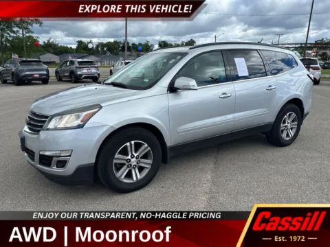 Silver 2016 Chevrolet Traverse 2LT for sale in Cedar Rapids, IA