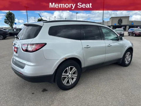 More photos of 2016 Chevrolet Traverse 2LT at Cassill Motors, IA
