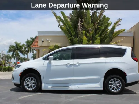 Another view of 2022 Chrysler Pacifica Touring L for sale in Cedar Rapids, IA at Cassill Motors