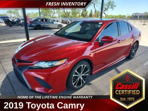 Red 2019 Toyota Camry SE for sale in Cedar Rapids, IA