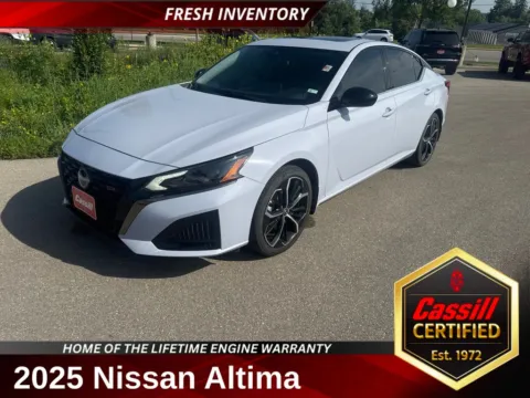 White 2025 Nissan Altima 2.5 SR for sale in Cedar Rapids, IA