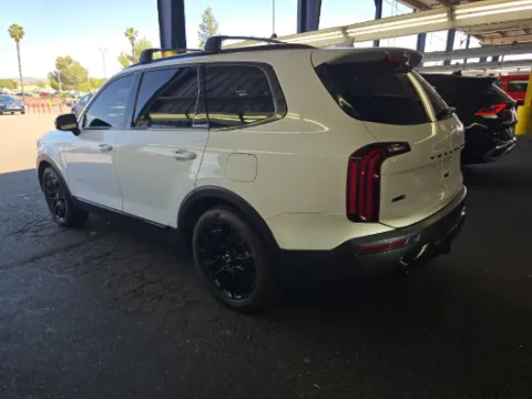 Photos of 2022 Kia Telluride SX for sale in Cedar Rapids, IA at Cassill Motors