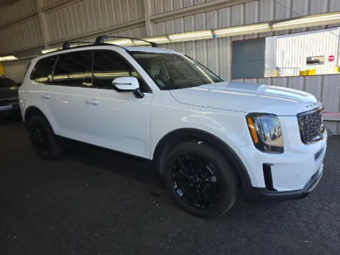 More photos of 2022 Kia Telluride SX at Cassill Motors, IA