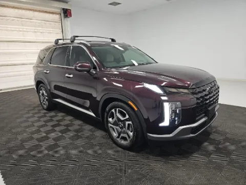 More photos of 2023 Hyundai Palisade Limited at Cassill Motors, IA