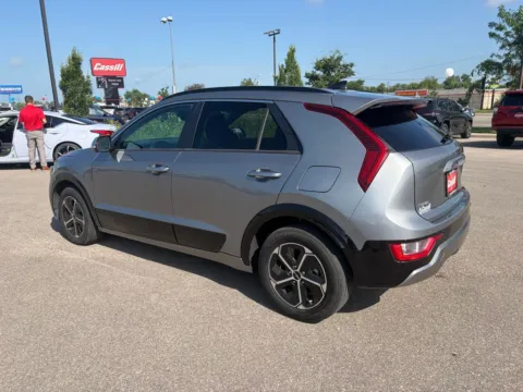 More photos of 2023 Kia Niro SX at Cassill Motors, IA