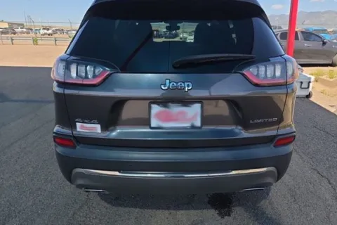 More photos of 2020 Jeep Cherokee Limited at Cassill Motors, IA