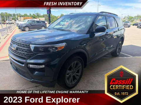 Blue 2023 Ford Explorer XLT for sale in Cedar Rapids, IA