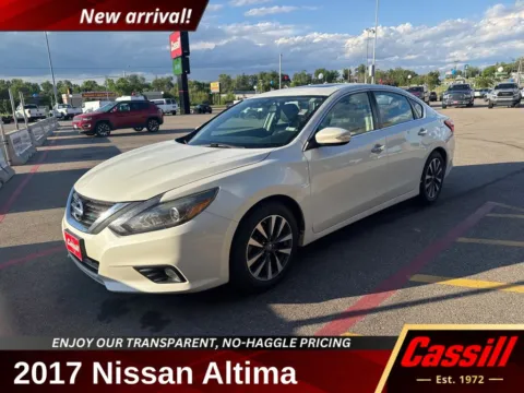 White 2017 Nissan Altima 2.5 SL for sale in Cedar Rapids, IA
