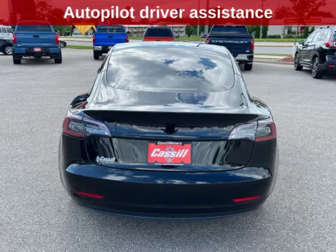 More photos of 2022 Tesla Model 3 Long Range at Cassill Motors, IA