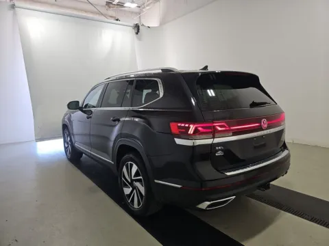 Photos of 2024 Volkswagen Atlas 2.0T SEL for sale in Cedar Rapids, IA at Cassill Motors