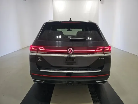 More photos of 2024 Volkswagen Atlas 2.0T SEL at Cassill Motors, IA