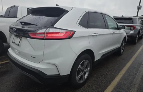 More photos of 2024 Ford Edge SEL at Cassill Motors, IA