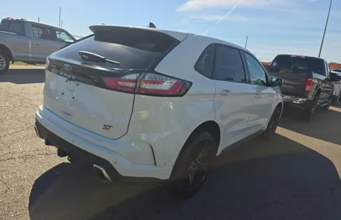 More photos of 2023 Ford Edge ST at Cassill Motors, IA