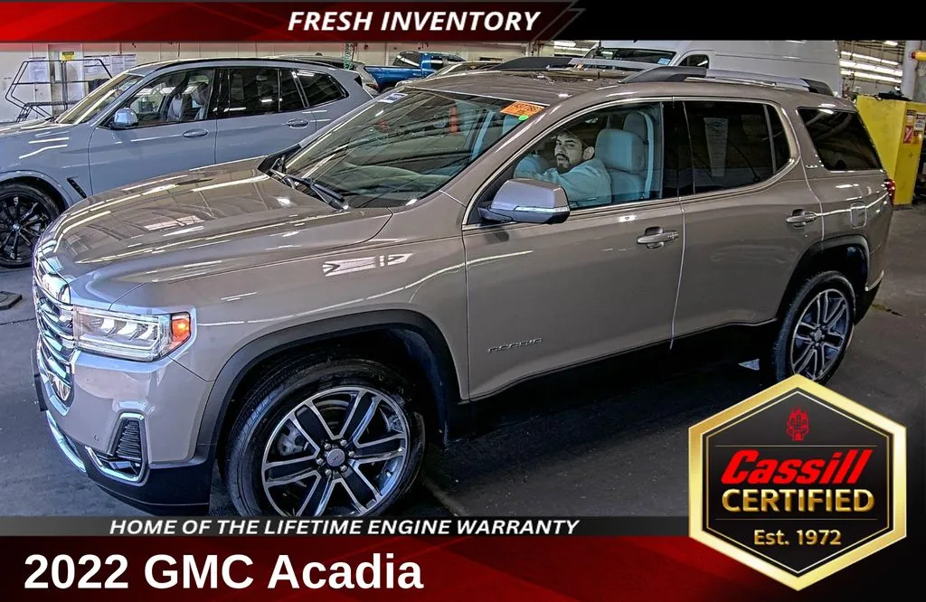 Brown 2022 GMC Acadia SLT for sale in Cedar Rapids, IA