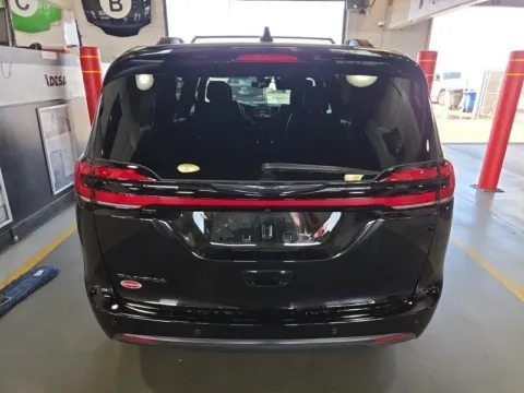 More photos of 2025 Chrysler Pacifica Select at Cassill Motors, IA