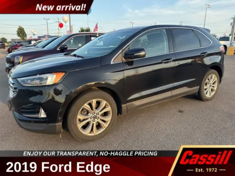 Black 2019 Ford Edge Titanium for sale in Cedar Rapids, IA