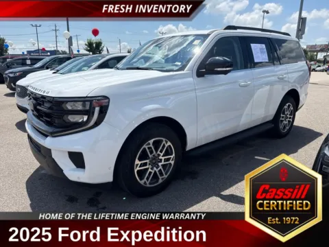 White 2025 Ford Expedition Active for sale in Cedar Rapids, IA