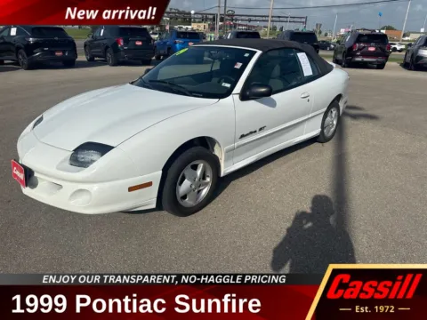 White 1999 Pontiac Sunfire GT for sale in Cedar Rapids, IA