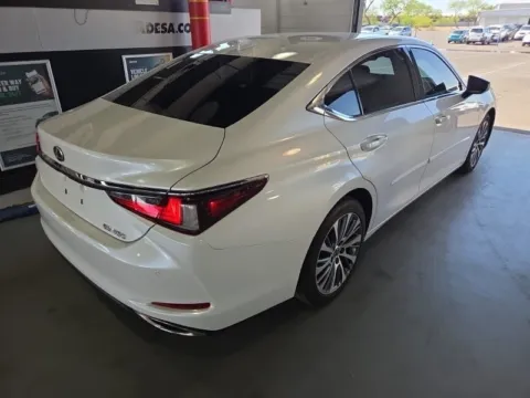 More photos of 2020 Lexus ES 350 at Cassill Motors, IA