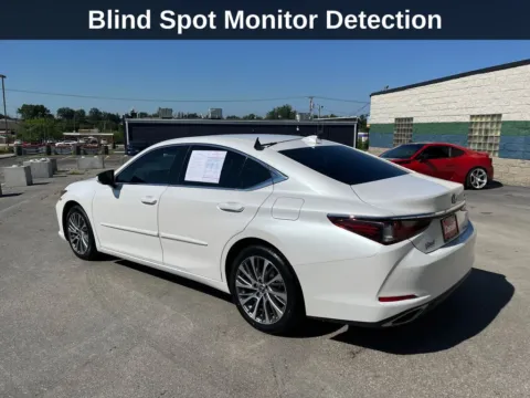 Another view of 2020 Lexus ES 350 for sale in Cedar Rapids, IA at Cassill Motors