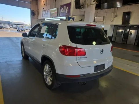 Photos of 2016 Volkswagen Tiguan SE for sale in Cedar Rapids, IA at Cassill Motors