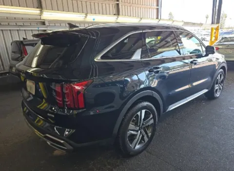 More photos of 2023 Kia Sorento Plug-In Hybrid SX Prestige at Cassill Motors, IA