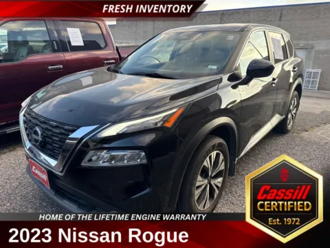 Black 2023 Nissan Rogue SV for sale in Cedar Rapids, IA