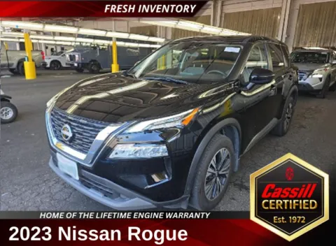 Black 2023 Nissan Rogue SV for sale in Cedar Rapids, IA