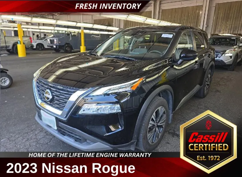Black 2023 Nissan Rogue SV for sale in Cedar Rapids, IA