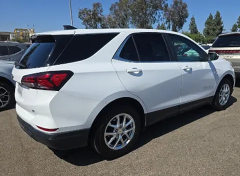 More photos of 2022 Chevrolet Equinox LT at Cassill Motors, IA