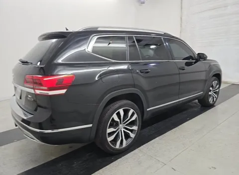 More photos of 2019 Volkswagen Atlas SEL Premium at Cassill Motors, IA