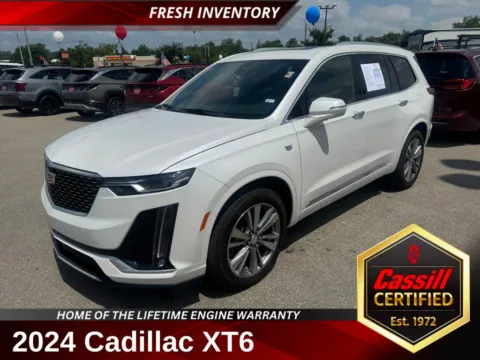 White 2024 Cadillac XT6 Premium Luxury for sale in Cedar Rapids, IA